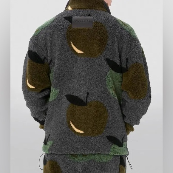 JW ANDERSON Gray and Green Patterned Fleece Jacket
Oversized - Picture 2 of 2